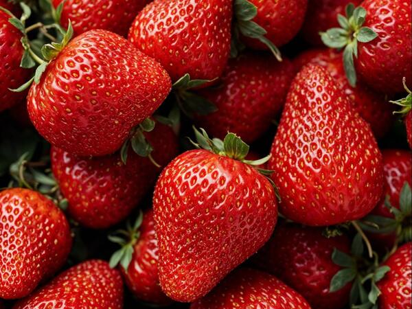 Çiyələkdən kökəlmək mümkündürmü? – Gözlənilməz fakt!